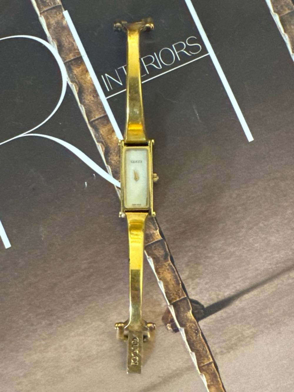 Authentic Vintage Gucci 1500L
Horsebit Bangle Watch